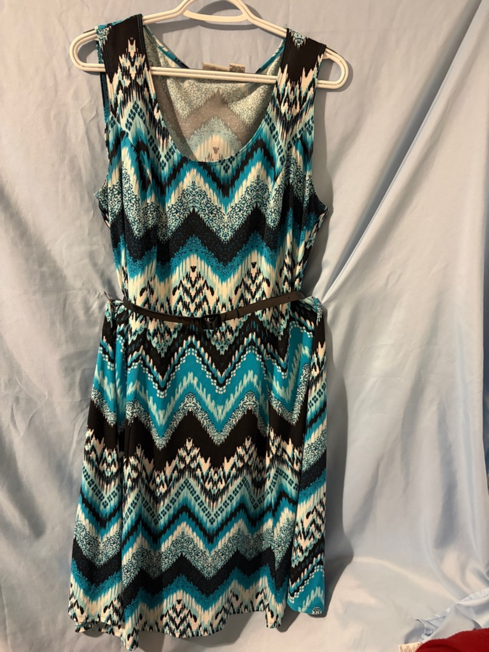 Kim Rogers Sleeveless Chevron Midi Dress in Teal, Black and White (NO belt)